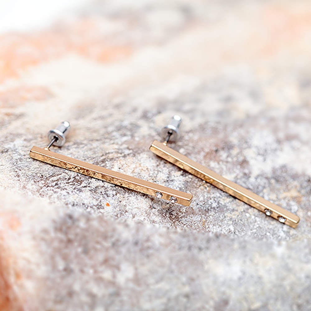 Gold Bar Stud Earring